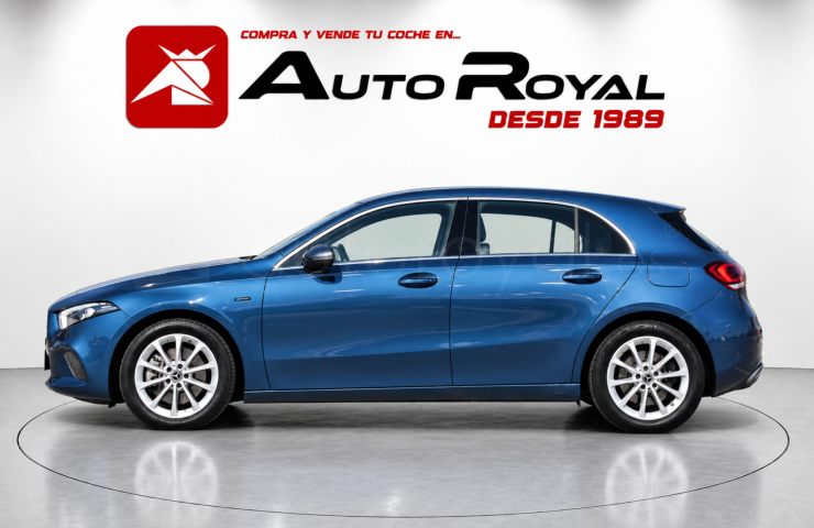 Turismos Todo Terrenos y Furgonetas - Mercedes A 250 e 218CV HÍBRIDO ENCHUFABLE 