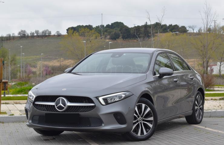 Turismos Todo Terrenos y Furgonetas - Mercedes A 250E SEDÁN HÍBRIDO ENCHUFABLE 