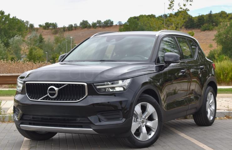 Turismos Todo Terrenos y Furgonetas - Volvo XC40 2.0 D3  MOMENTUM PRO Auto GEARTRONIC LED  - Coches de segunda mano en Valladolid