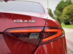 https://www.autoroyal.es/media/com_expautospro/images/big/turismos_todo_terrenos_y_furgonetas_alfa_romeo_giulia_5f6c6b2f0e79f.JPG