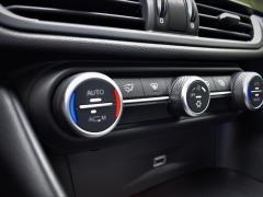 https://www.autoroyal.es/media/com_expautospro/images/big/turismos_todo_terrenos_y_furgonetas_alfa_romeo_giulia_5f6c6b2f7a5d9.JPG