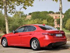 https://www.autoroyal.es/media/com_expautospro/images/big/turismos_todo_terrenos_y_furgonetas_alfa_romeo_giulia_5f6c6b3ba6ba4.JPG