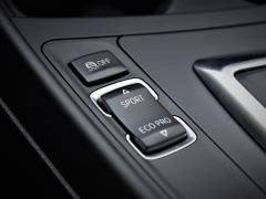https://www.autoroyal.es/media/com_expautospro/images/big/turismos_todo_terrenos_y_furgonetas_bmw_118_d_6471e1f79c300.JPG