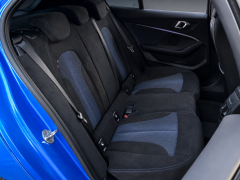 https://www.autoroyal.es/media/com_expautospro/images/big/turismos_todo_terrenos_y_furgonetas_bmw_118_d_6a91aaaa74232.png