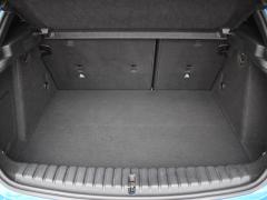 https://www.autoroyal.es/media/com_expautospro/images/big/turismos_todo_terrenos_y_furgonetas_bmw_118_d_6abbfc10565e4.JPG