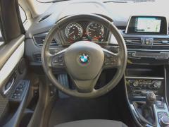 https://www.autoroyal.es/media/com_expautospro/images/big/turismos_todo_terrenos_y_furgonetas_bmw_216d_6a106a41db46d.JPG