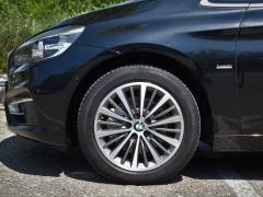 https://www.autoroyal.es/media/com_expautospro/images/big/turismos_todo_terrenos_y_furgonetas_bmw_220d_60b8b947c5d8b.JPG
