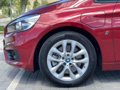 https://www.autoroyal.es/media/com_expautospro/images/big/turismos_todo_terrenos_y_furgonetas_bmw_225xe_64c8d59014b61.JPEG