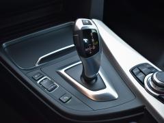 https://www.autoroyal.es/media/com_expautospro/images/big/turismos_todo_terrenos_y_furgonetas_bmw_320d_60bdfc406ccc1.JPG