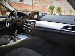 https://www.autoroyal.es/media/com_expautospro/images/big/turismos_todo_terrenos_y_furgonetas_bmw_520d_6091661780bd8.JPG