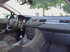 https://www.autoroyal.es/media/com_expautospro/images/big/turismos_todo_terrenos_y_furgonetas_citroen_c5_6a326f872bcf1.JPG