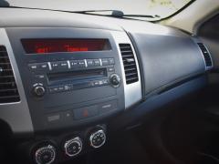 https://www.autoroyal.es/media/com_expautospro/images/big/turismos_todo_terrenos_y_furgonetas_citroen_c_crosser_634e7d894cae1.JPG