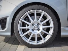 https://www.autoroyal.es/media/com_expautospro/images/big/turismos_todo_terrenos_y_furgonetas_fiat_abarth_64593b5c79ccb.JPG