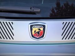 https://www.autoroyal.es/media/com_expautospro/images/big/turismos_todo_terrenos_y_furgonetas_fiat_abarth_64593b619f6a2.JPG