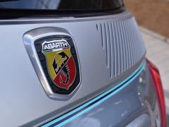 https://www.autoroyal.es/media/com_expautospro/images/big/turismos_todo_terrenos_y_furgonetas_fiat_abarth_64593b8177859.JPG