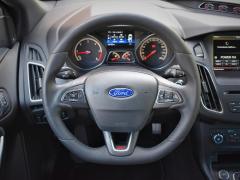 https://www.autoroyal.es/media/com_expautospro/images/big/turismos_todo_terrenos_y_furgonetas_ford_focus_5f6f2c143c956.JPG