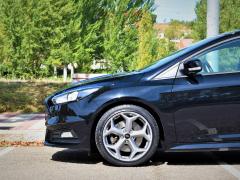 https://www.autoroyal.es/media/com_expautospro/images/big/turismos_todo_terrenos_y_furgonetas_ford_focus_5f6f2c1650550.JPG