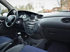 https://www.autoroyal.es/media/com_expautospro/images/big/turismos_todo_terrenos_y_furgonetas_ford_focus_602528802b14c.JPG