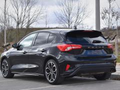 https://www.autoroyal.es/media/com_expautospro/images/big/turismos_todo_terrenos_y_furgonetas_ford_focus_63d7ec164ffb9.JPG