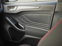 https://www.autoroyal.es/media/com_expautospro/images/big/turismos_todo_terrenos_y_furgonetas_ford_focus_63d7ec7ab70d2.JPG