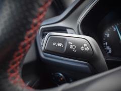 https://www.autoroyal.es/media/com_expautospro/images/big/turismos_todo_terrenos_y_furgonetas_ford_focus_63d7ec7adbb6e.JPG
