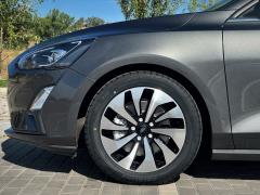 https://www.autoroyal.es/media/com_expautospro/images/big/turismos_todo_terrenos_y_furgonetas_ford_focus_64e9d5e7dfeda.JPEG