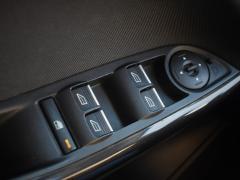 https://www.autoroyal.es/media/com_expautospro/images/big/turismos_todo_terrenos_y_furgonetas_ford_focus_6509d95406df2.JPG