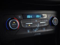 https://www.autoroyal.es/media/com_expautospro/images/big/turismos_todo_terrenos_y_furgonetas_ford_focus_6509d9556c881.JPG