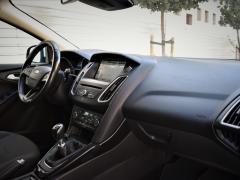 https://www.autoroyal.es/media/com_expautospro/images/big/turismos_todo_terrenos_y_furgonetas_ford_focus_6509d95d55bb0.JPG