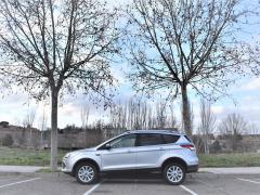 https://www.autoroyal.es/media/com_expautospro/images/big/turismos_todo_terrenos_y_furgonetas_ford_kuga_5e2991b26afa9.JPG