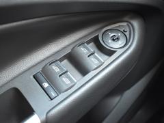 https://www.autoroyal.es/media/com_expautospro/images/big/turismos_todo_terrenos_y_furgonetas_ford_kuga_62d971e51c26e.JPG