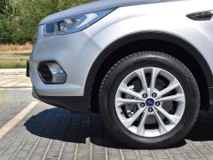 https://www.autoroyal.es/media/com_expautospro/images/big/turismos_todo_terrenos_y_furgonetas_ford_kuga_62d971eb92086.JPG