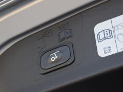 https://www.autoroyal.es/media/com_expautospro/images/big/turismos_todo_terrenos_y_furgonetas_ford_kuga_62d971ec384c6.JPG