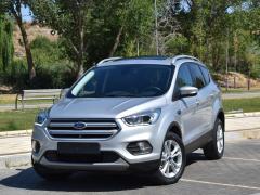https://www.autoroyal.es/media/com_expautospro/images/big/turismos_todo_terrenos_y_furgonetas_ford_kuga_62d971ec7544a.JPG