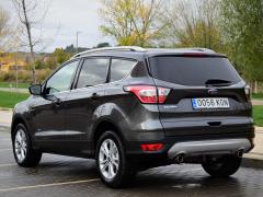 https://www.autoroyal.es/media/com_expautospro/images/big/turismos_todo_terrenos_y_furgonetas_ford_kuga_6380f7f3e6832.JPG