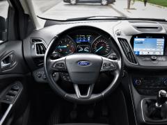 https://www.autoroyal.es/media/com_expautospro/images/big/turismos_todo_terrenos_y_furgonetas_ford_kuga_6380f7fb77c00.JPG