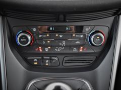 https://www.autoroyal.es/media/com_expautospro/images/big/turismos_todo_terrenos_y_furgonetas_ford_kuga_63a0ba91c77f5.JPG