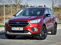 https://www.autoroyal.es/media/com_expautospro/images/big/turismos_todo_terrenos_y_furgonetas_ford_kuga_63a0ba9dc1e1d.JPG