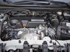 https://www.autoroyal.es/media/com_expautospro/images/big/turismos_todo_terrenos_y_furgonetas_honda_cr_v_62740bb03cfa2.JPG
