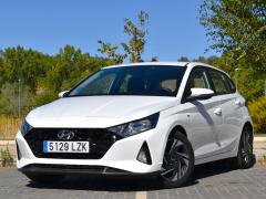 https://www.autoroyal.es/media/com_expautospro/images/big/turismos_todo_terrenos_y_furgonetas_hyundai_i20_6ab656781ce49.JPG