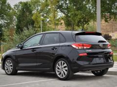 https://www.autoroyal.es/media/com_expautospro/images/big/turismos_todo_terrenos_y_furgonetas_hyundai_i30_61363f47458c0.JPG