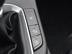 https://www.autoroyal.es/media/com_expautospro/images/big/turismos_todo_terrenos_y_furgonetas_hyundai_i30_61363fa9db57b.JPG