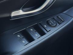 https://www.autoroyal.es/media/com_expautospro/images/big/turismos_todo_terrenos_y_furgonetas_hyundai_i30_65a958e07c201.JPG