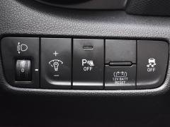 https://www.autoroyal.es/media/com_expautospro/images/big/turismos_todo_terrenos_y_furgonetas_hyundai_kona_6ac0ed2275bd2.JPG