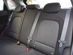 https://www.autoroyal.es/media/com_expautospro/images/big/turismos_todo_terrenos_y_furgonetas_hyundai_kona_6ac0ed32aa90a.JPG