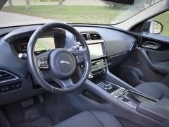 https://www.autoroyal.es/media/com_expautospro/images/big/turismos_todo_terrenos_y_furgonetas_jaguar_f_pace_602bacf2f1477.JPG