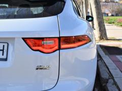 https://www.autoroyal.es/media/com_expautospro/images/big/turismos_todo_terrenos_y_furgonetas_jaguar_f_pace_602bacf4b54df.JPG