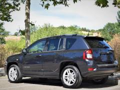 https://www.autoroyal.es/media/com_expautospro/images/big/turismos_todo_terrenos_y_furgonetas_jeep_compass_5f0d977f2e4ed.JPG