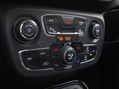 https://www.autoroyal.es/media/com_expautospro/images/big/turismos_todo_terrenos_y_furgonetas_jeep_compass_5f63a1558a09f.JPG