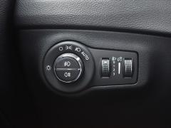 https://www.autoroyal.es/media/com_expautospro/images/big/turismos_todo_terrenos_y_furgonetas_jeep_compass_5f63a157aba37.JPG